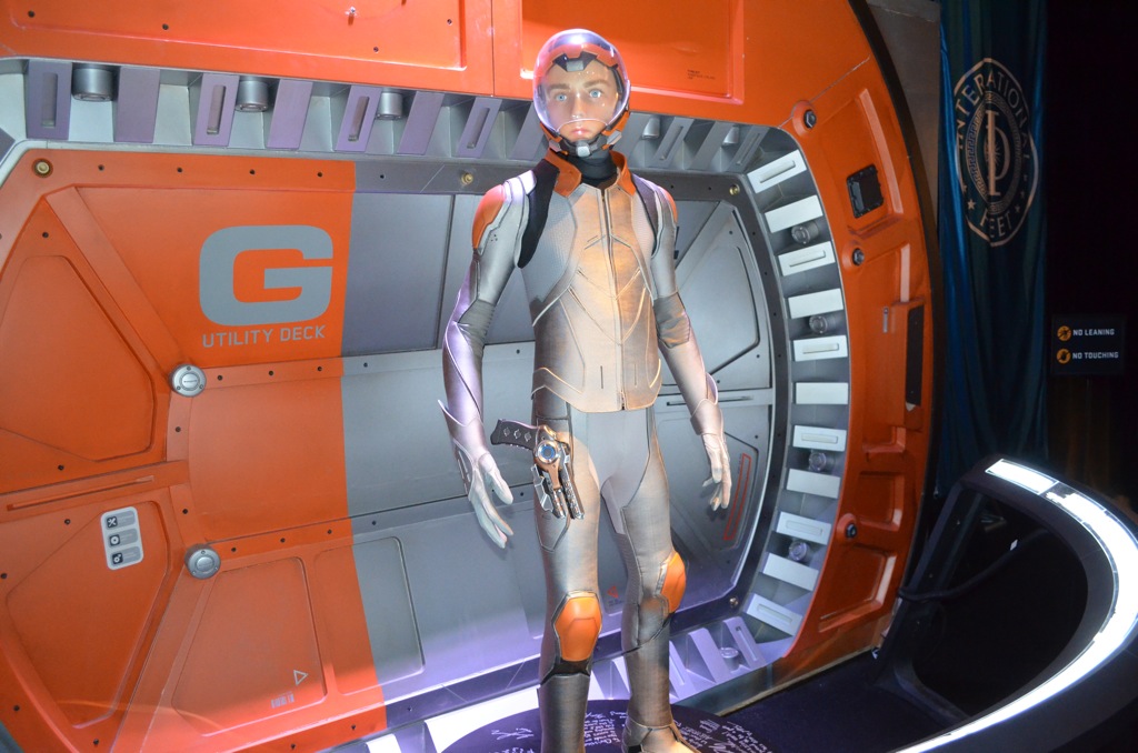 Comic-Con 2013 Ender's Game Fan Experience Ender Sculpture