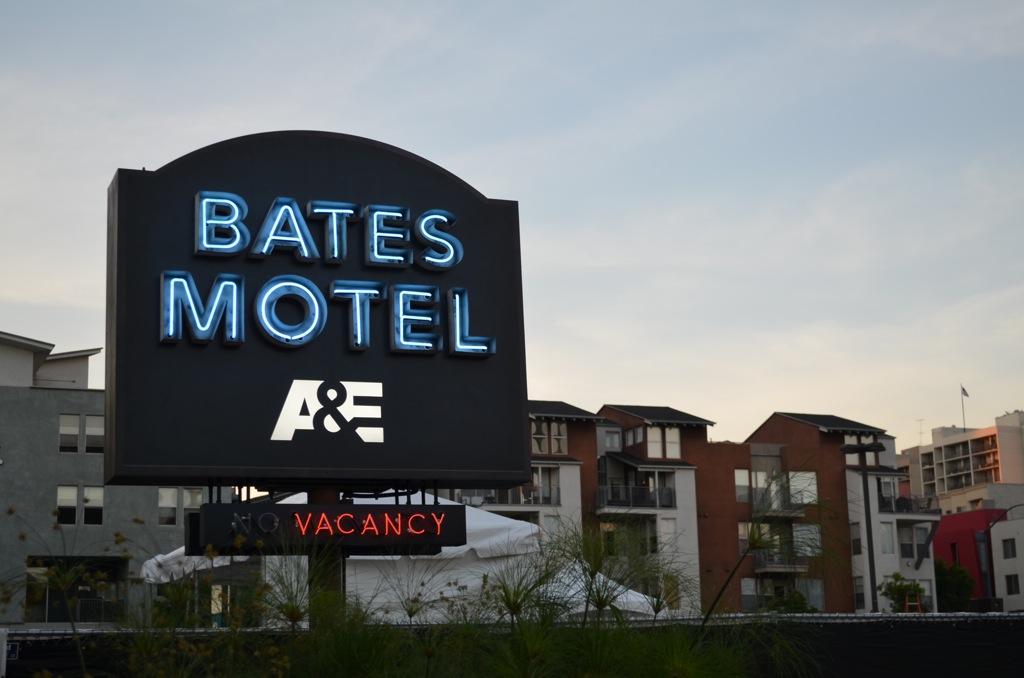 San Diego Comic Con 2013 Preview Night Bates Motel Sign