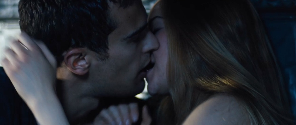 Divergent Movie Teaser Kissing
