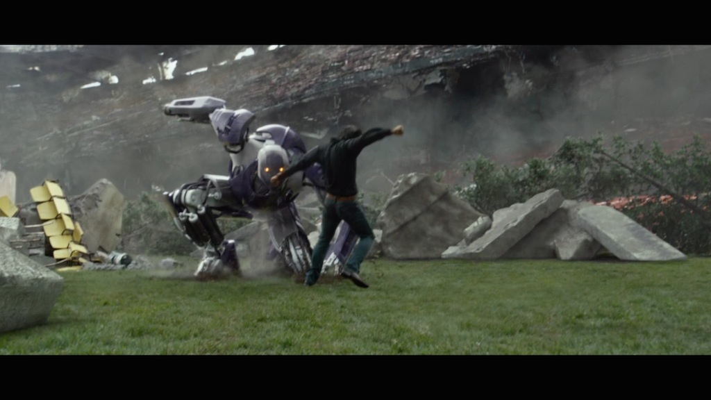 X-Men Days of Future Past Still Wolverine Sentinel Fight