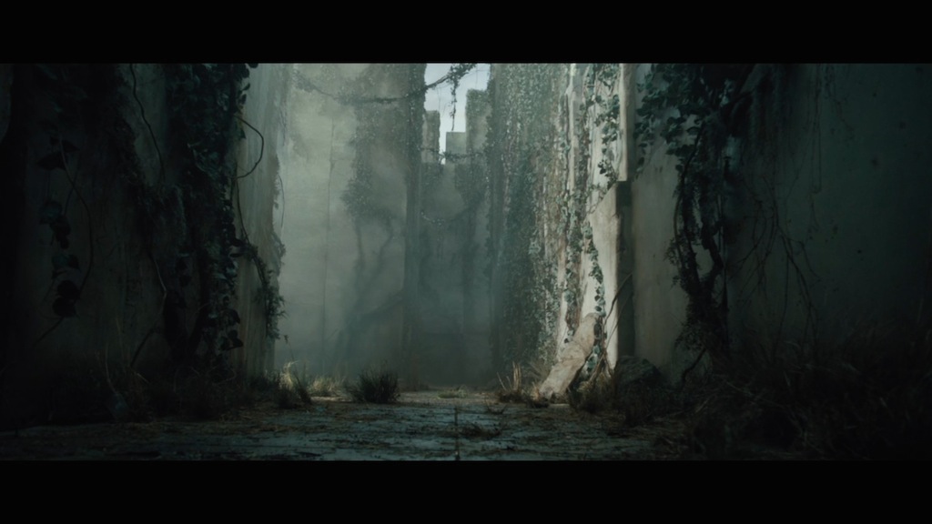 The Maze Runner Trailer Still Corridor