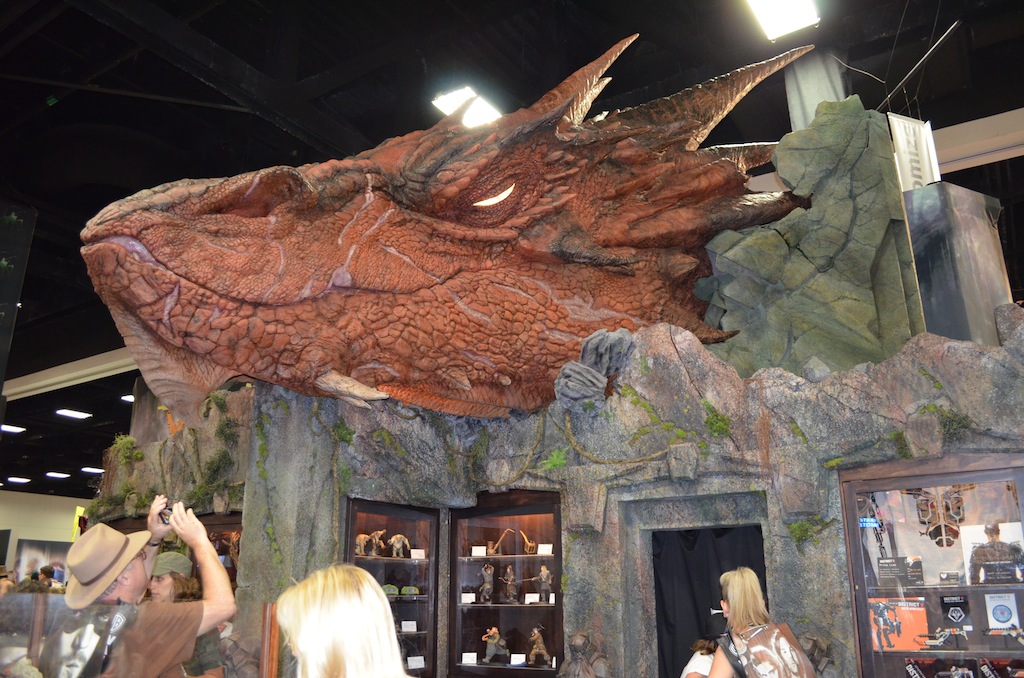 Comic-Con 2014 The Hobbit Smaug Booth