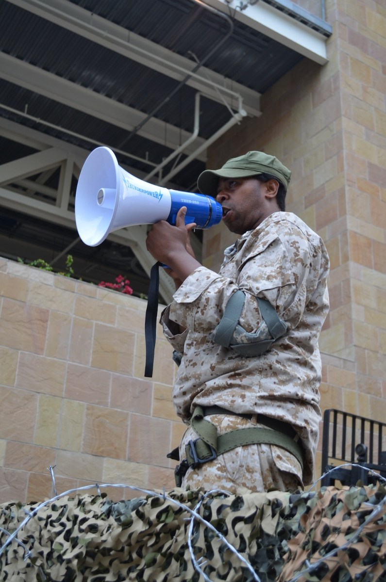 The Walking Dead Escape Comic-Con 2014 Petco Park 1