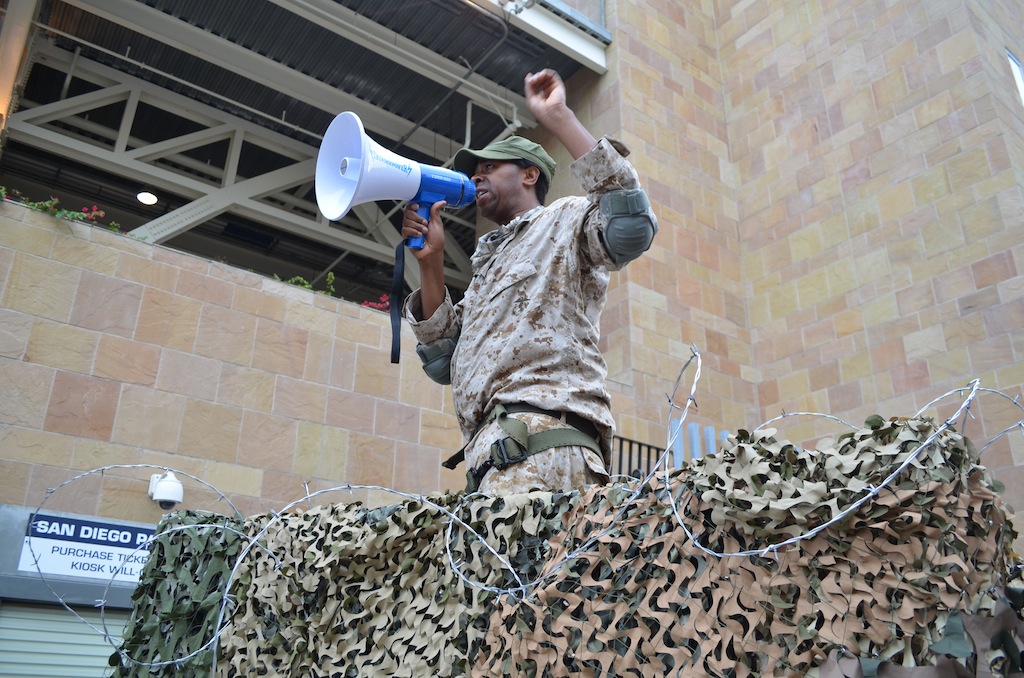 The Walking Dead Escape Comic-Con 2014 Petco Park 2