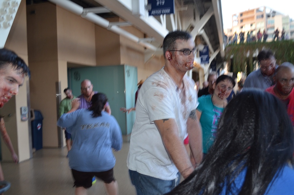 The Walking Dead Escape Comic-Con 2014 Petco Park 39
