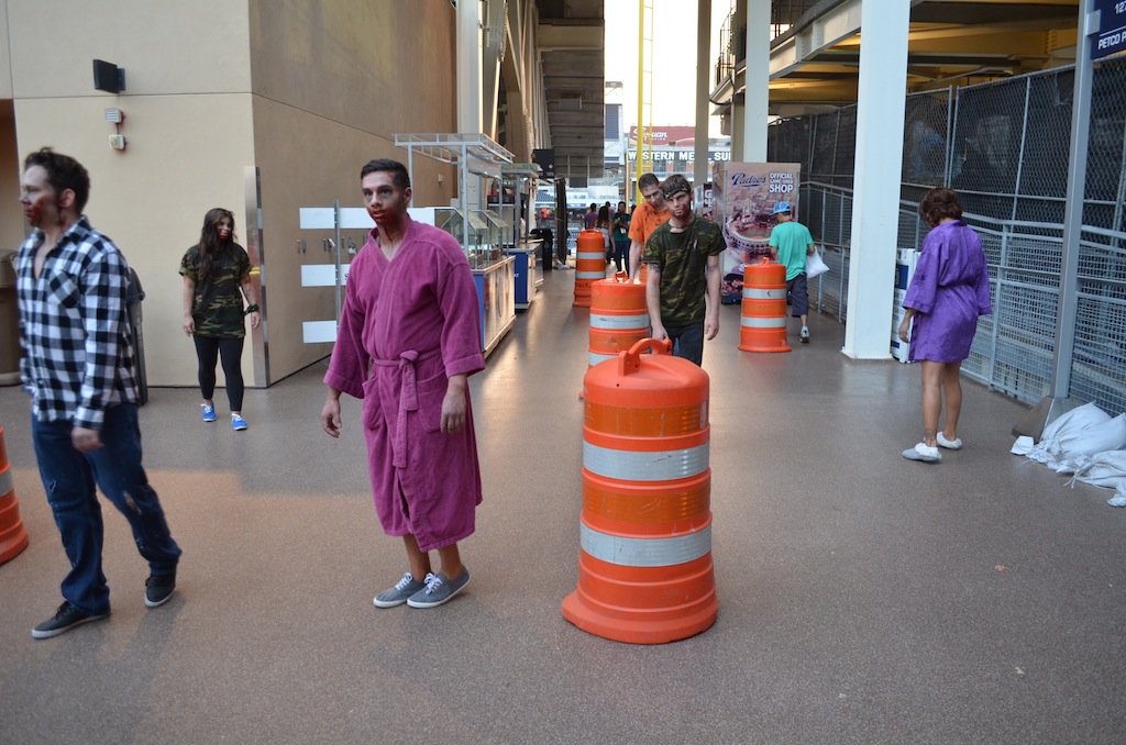 The Walking Dead Escape Comic-Con 2014 Petco Park 49