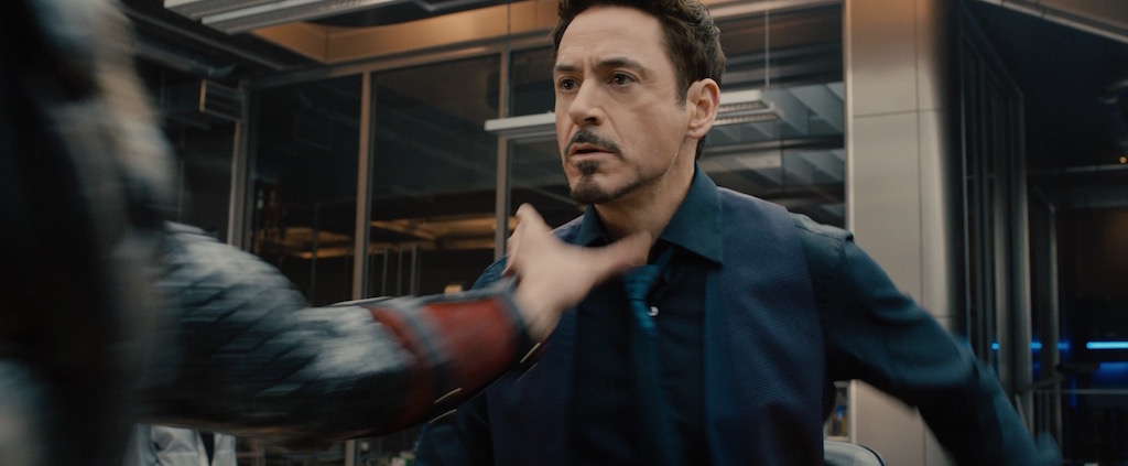 Avengers 2 Age of Utlron Screenshot Tony Stark Choked