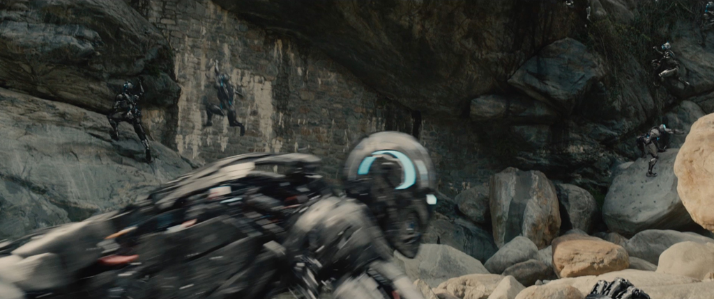 Avengers Age of Ultron Movie Screenshot Robots 3
