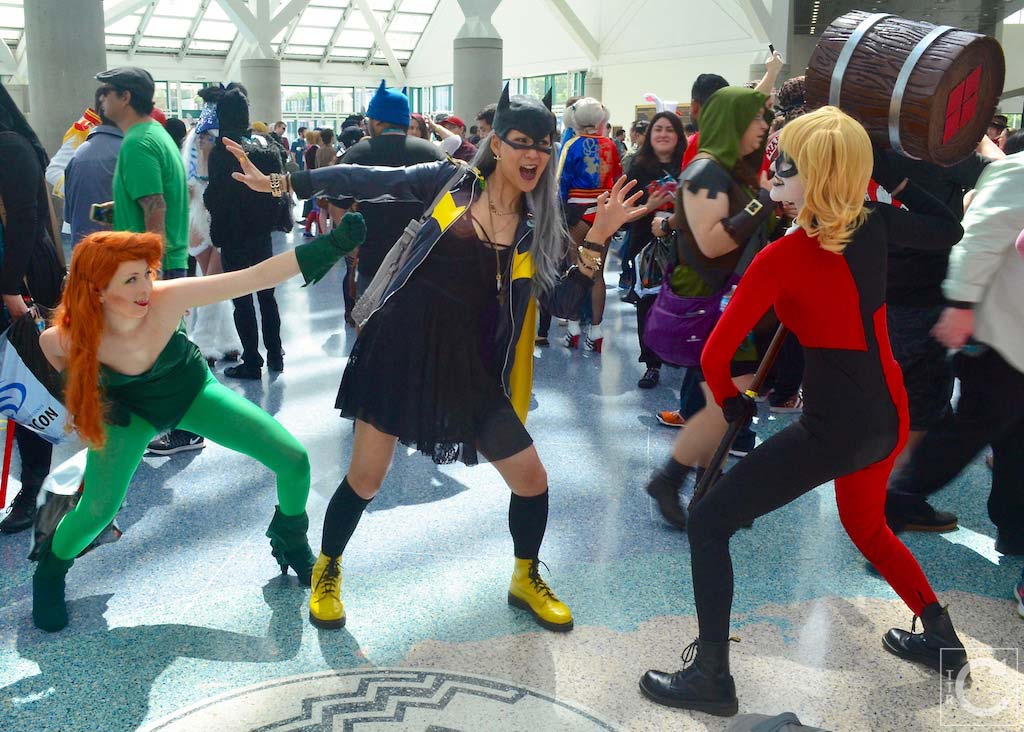 WonderCon 2016 Cosplay Funny Outtakes 17 Ivy Batgirl Harley