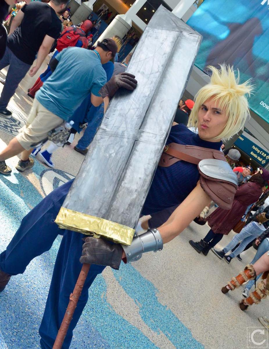 WonderCon 2016 Cosplay Funny Outtakes 22 Cloud Strife FFVII