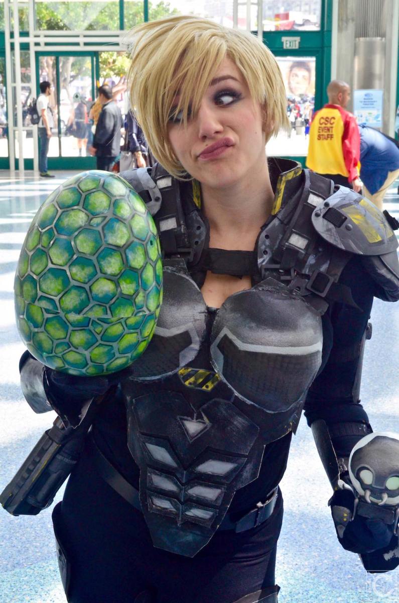 WonderCon 2016 Cosplay Funny Outtakes 23 Sergeant Calhoun