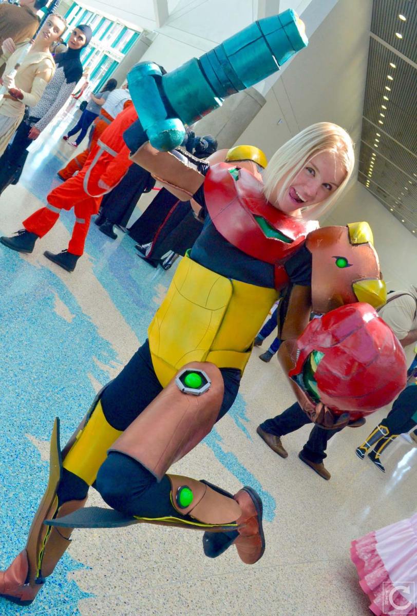 WonderCon 2016 Cosplay Funny Outtakes 31 Samus Metroid Armor