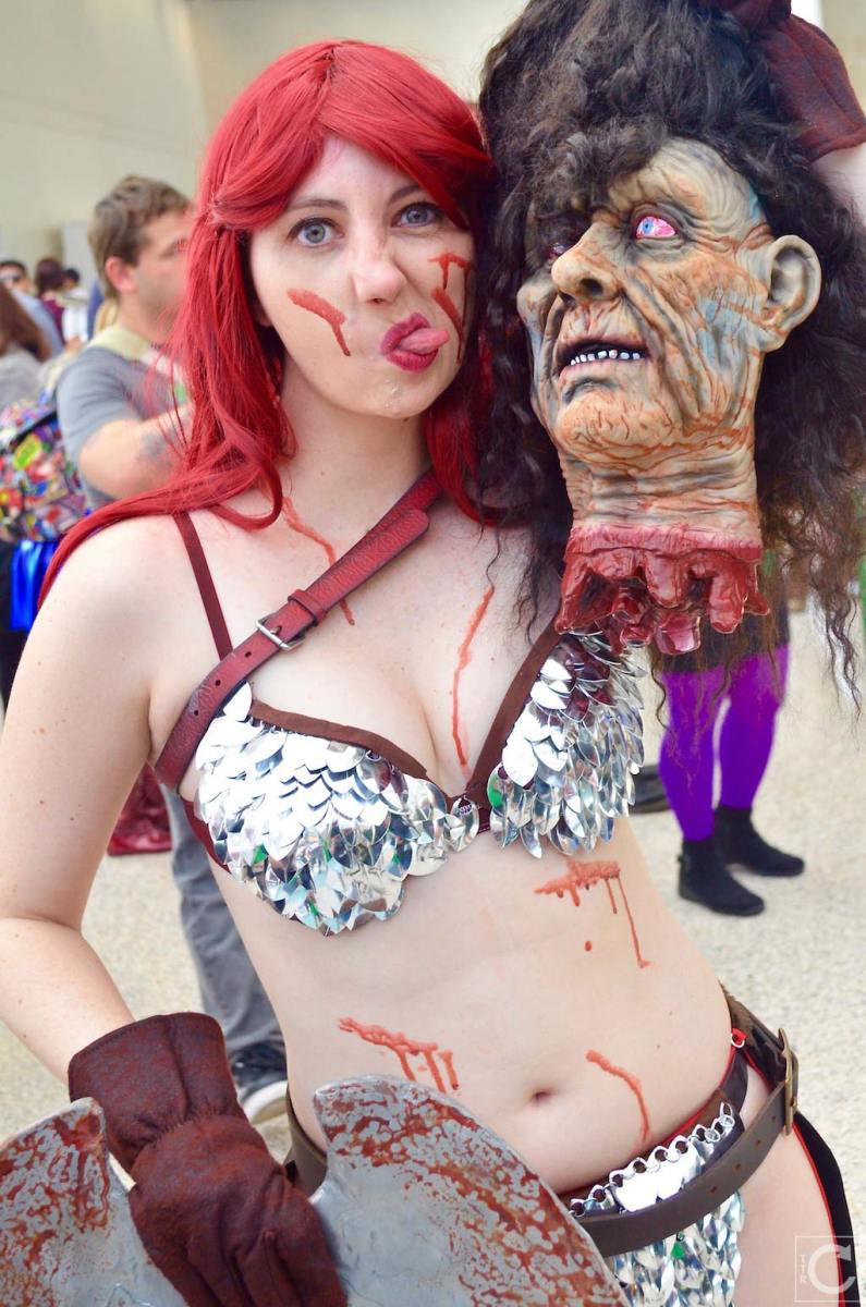 WonderCon 2016 Cosplay Funny Outtakes 33 Red Sonja