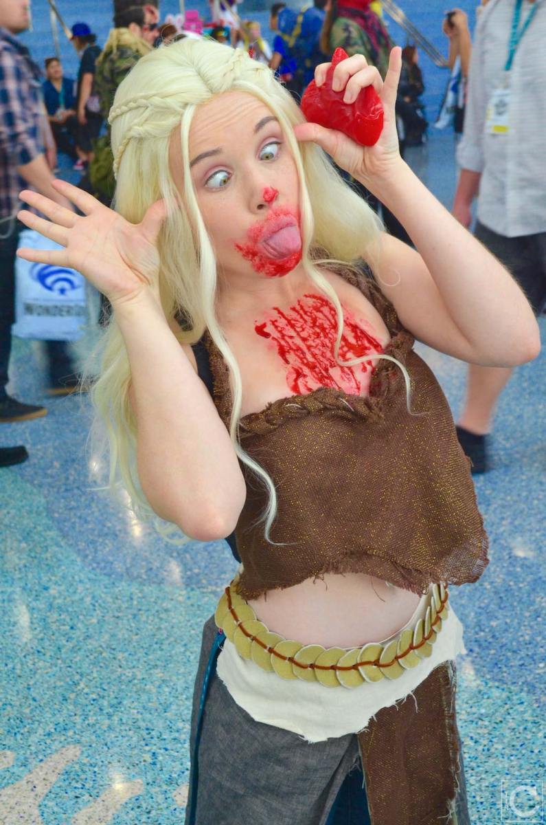 WonderCon 2016 Cosplay Funny Outtakes 40 Daenerys Targaryen Game of Thrones