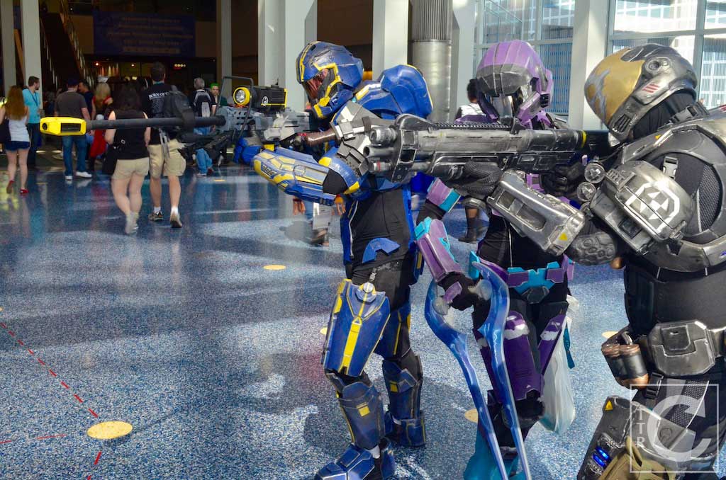 WonderCon Cosplay Saturday 2016 2 Halo Spartans