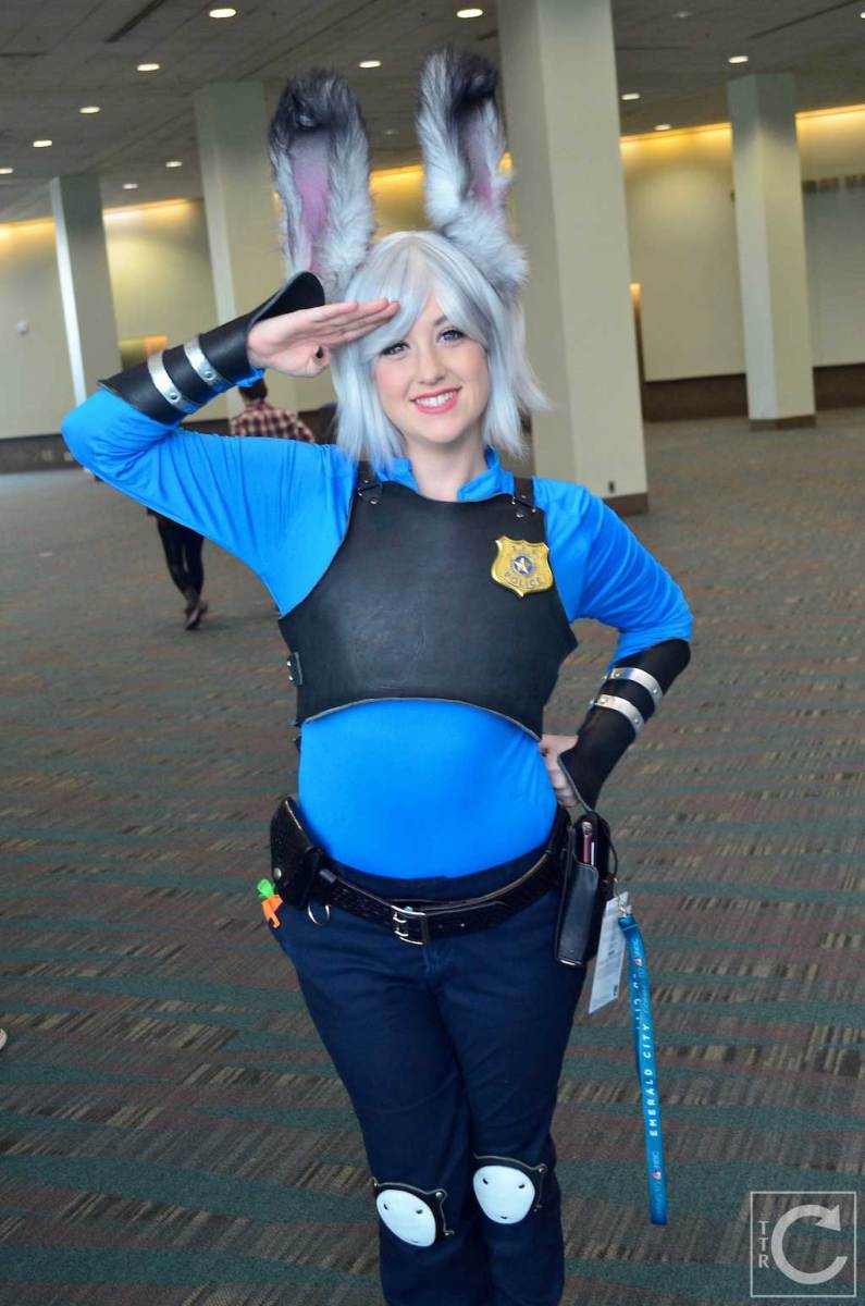 WonderCon Cosplay Saturday 2016 4 Judy Hopps Cop