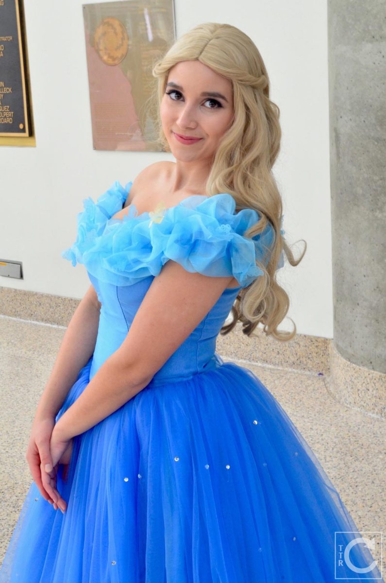 WonderCon Cosplay Sunday 2016 13 Cinderella Blue Dress