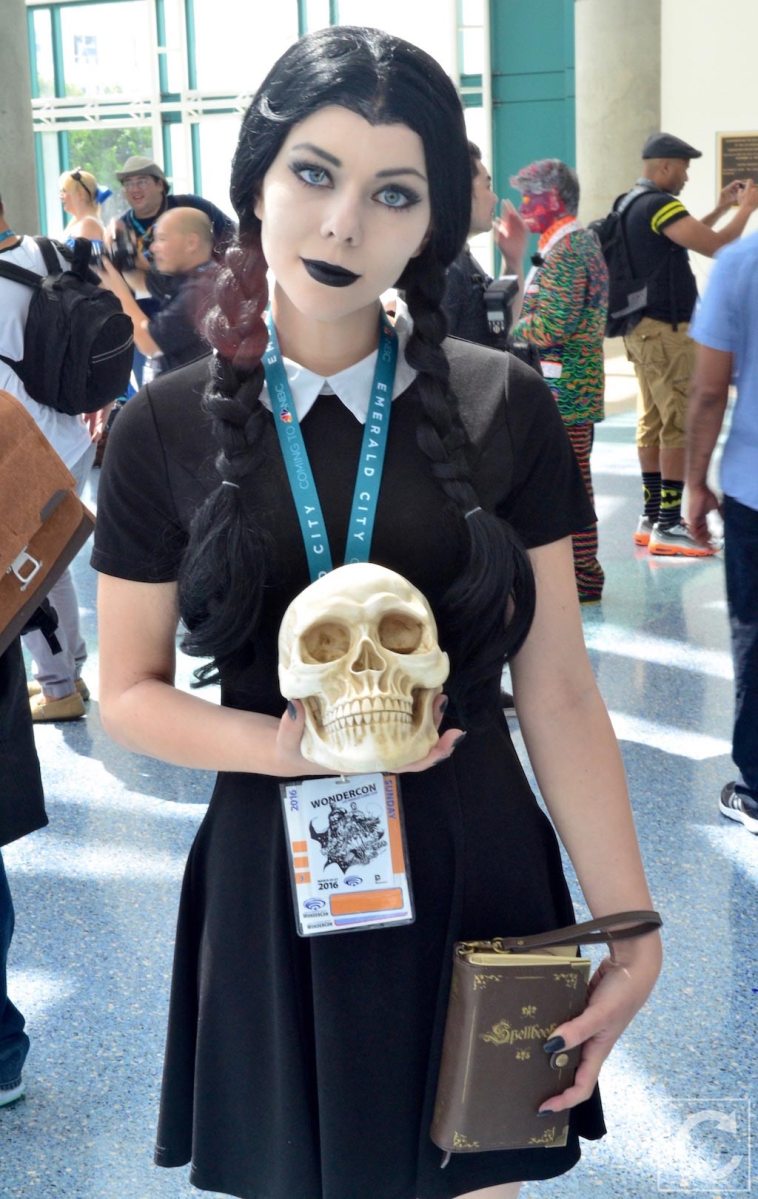 WonderCon Cosplay Sunday 2016 15 Wendesday Addams Family