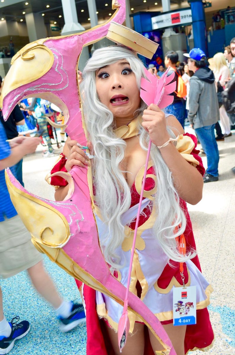 Anime Expo 2016 Cosplay Funny 4 Heartseeker Ashe League of Legends