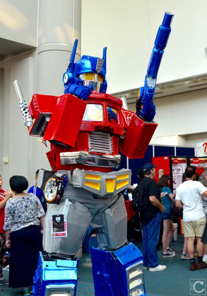 san-diego-comic-con-2016-cosplay-145-optimus-prime-transformers