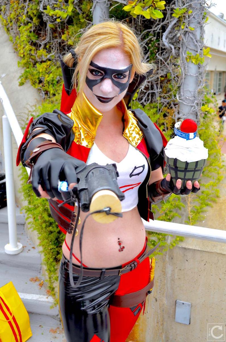 san-diego-comic-con-2016-cosplay-23-harley-quinn