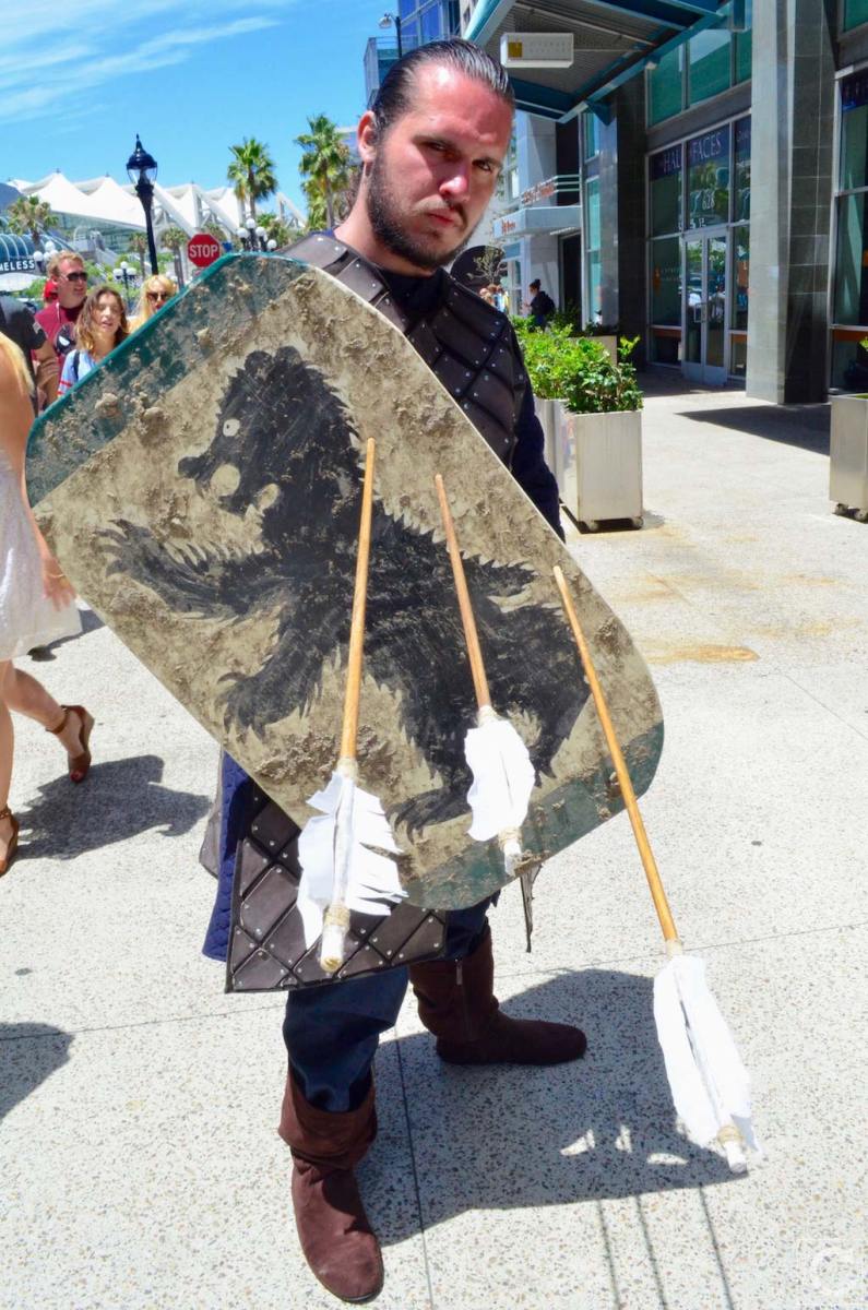 san-diego-comic-con-2016-cosplay-35-con-jon-snow