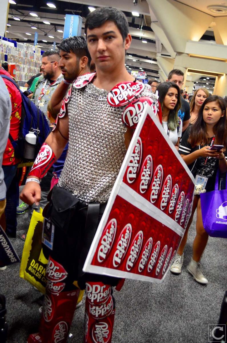 san-diego-comic-con-2016-cosplay-43-dr-pepper-knight