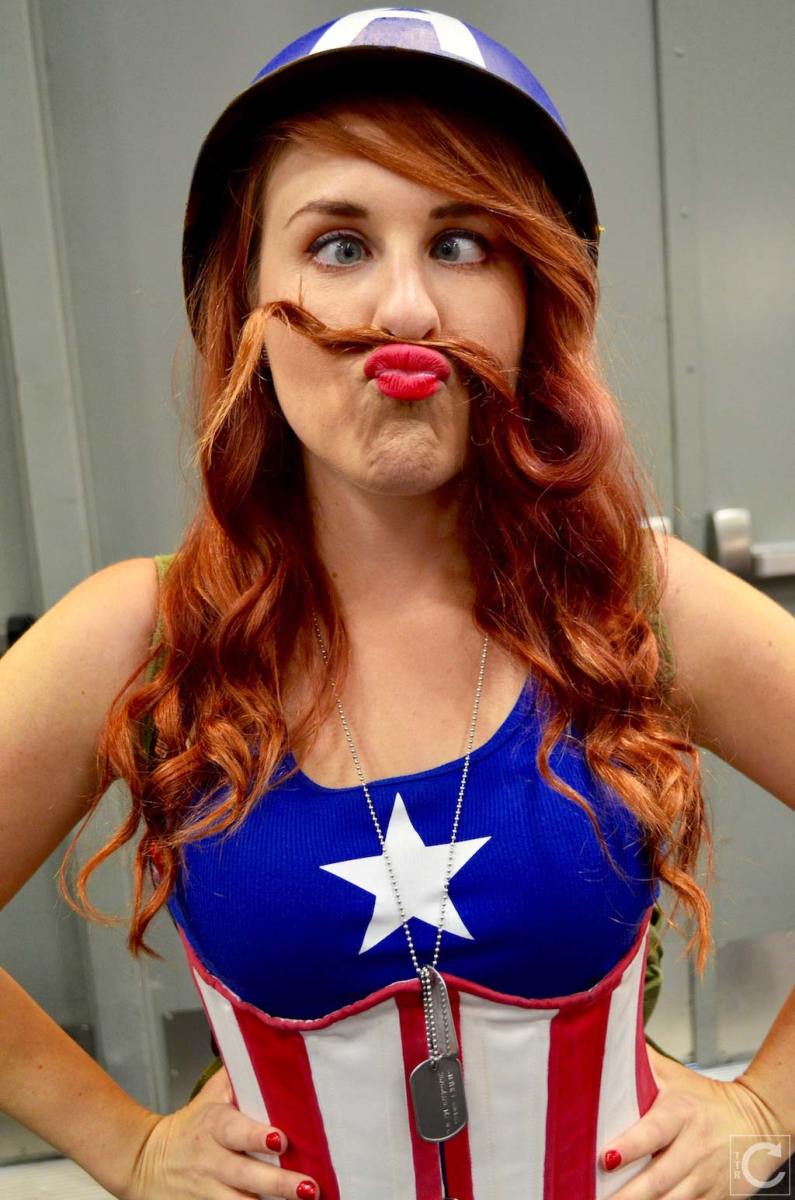 san-diego-comic-con-2016-cosplay-outtakes-22-captain-america-crossplay