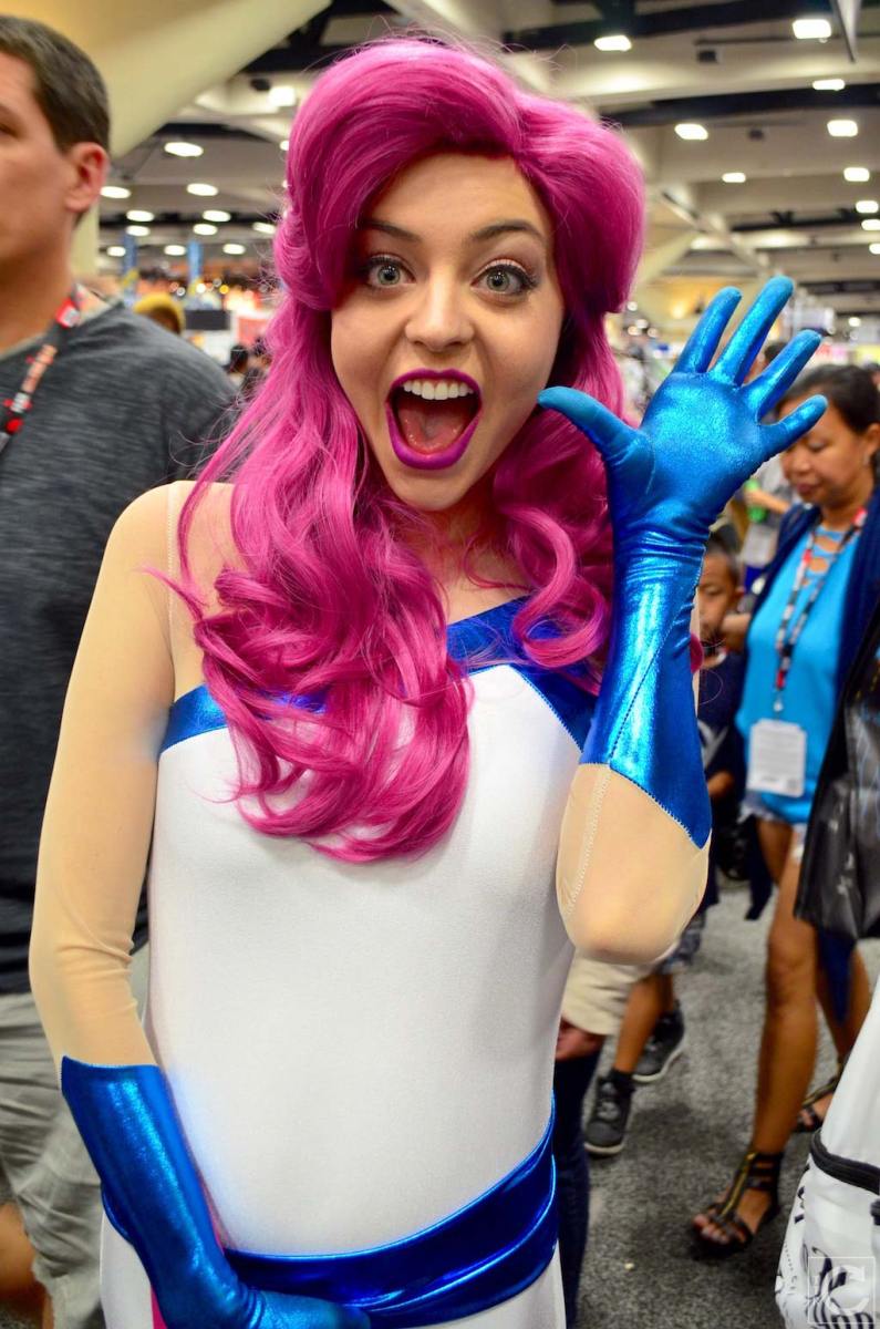 san-diego-comic-con-2016-cosplay-outtakes-24-jewel-jessica-jones