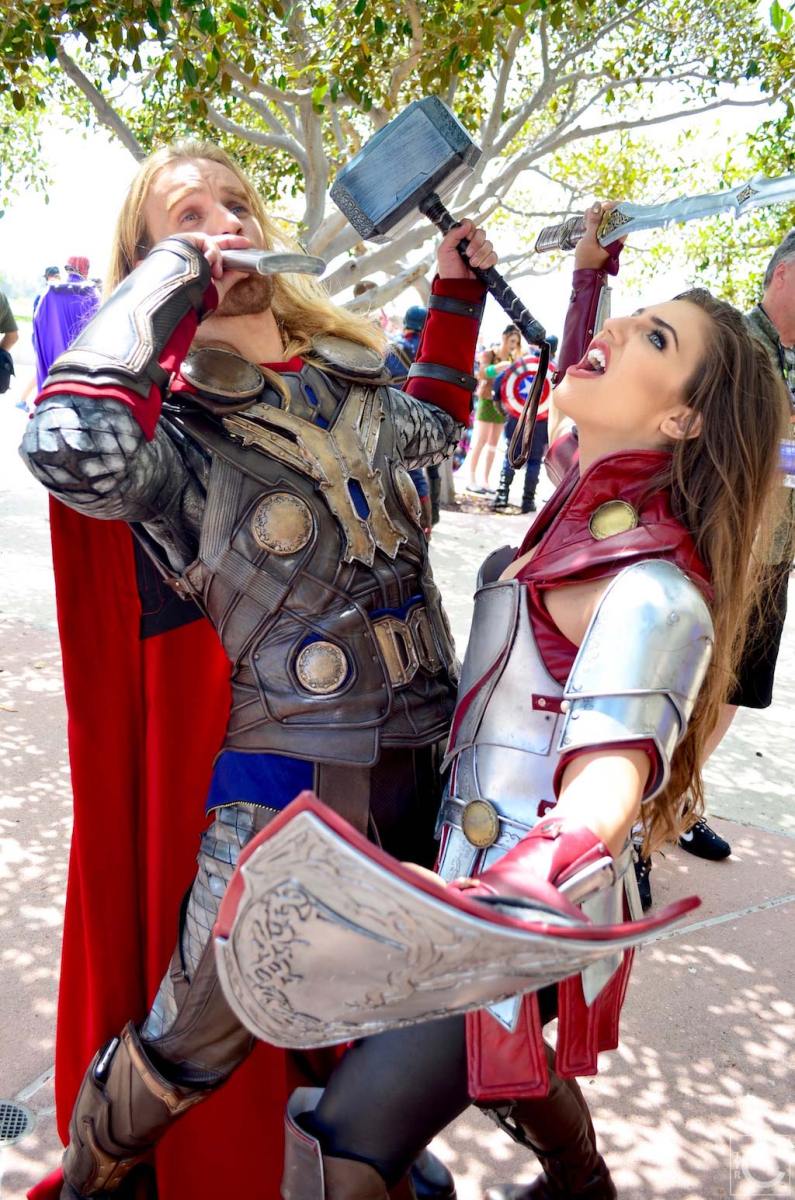 san-diego-comic-con-2016-cosplay-outtakes-37-sif-thor