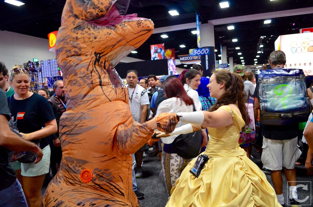 san-diego-comic-con-2016-cosplay-outtakes-4-t-rex-belle-beauty-and-the-beast