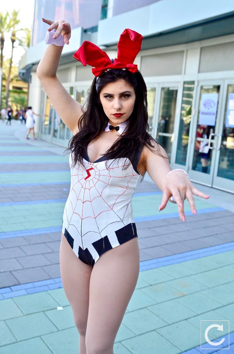 WonderCon 2017 Cosplay Silk Playboy Bunny