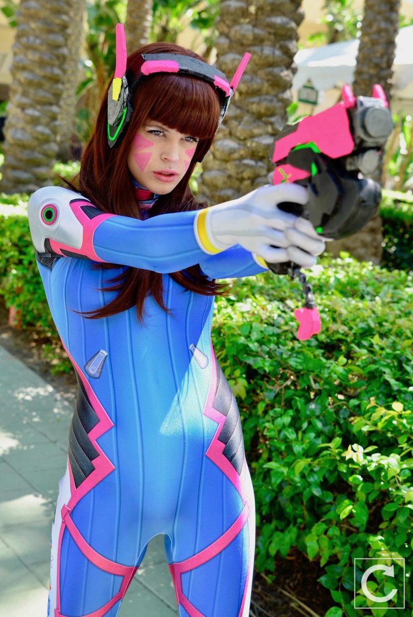 WonderCon 2017 Cosplay D.Va Overwatch