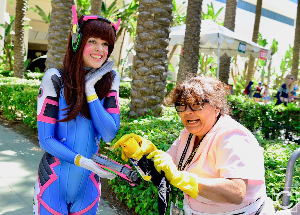 WonderCon 2017 Cosplay Funny D.Va Overwatch Family Guy
