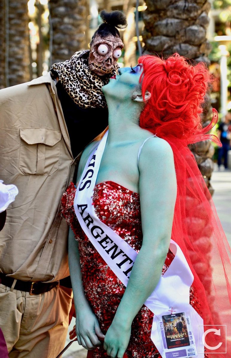 WonderCon 2017 Cosplay Funny Miss Argentina Beetlejuice