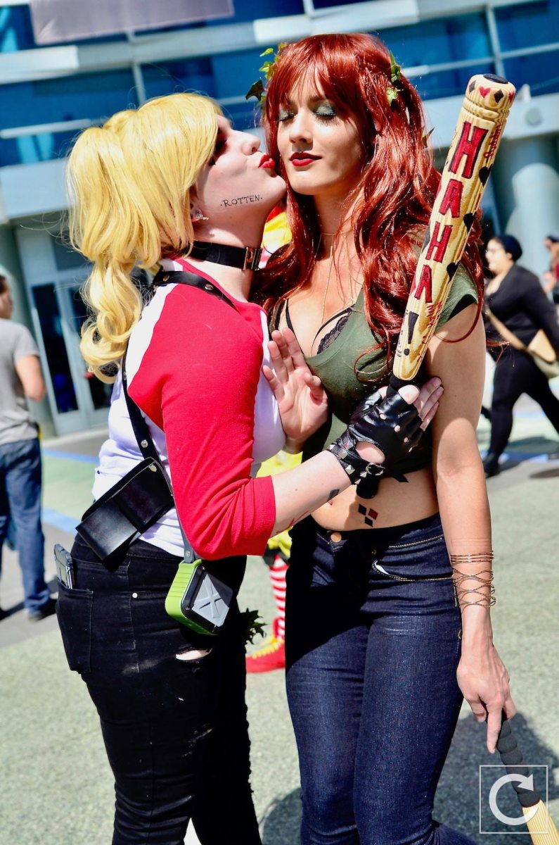 WonderCon 2017 Cosplay Funny Poiso Ivy and Harley Quinn