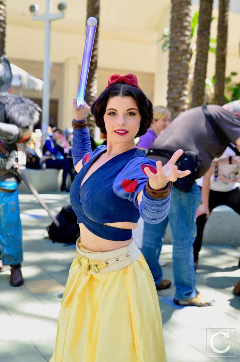 WonderCon 2017 Cosplay Star Wars Snow White Jedi